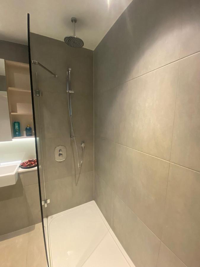 Entire London Studio With Kitchenette Apartment Exterior photo